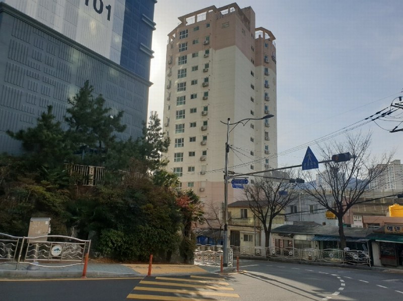2025타경179 부산광역시 남구 전포대로40번길 9, 대성문문현3차퀸즈더블유 9층 1004호 아파트[공급11평형] 경매 이미지
