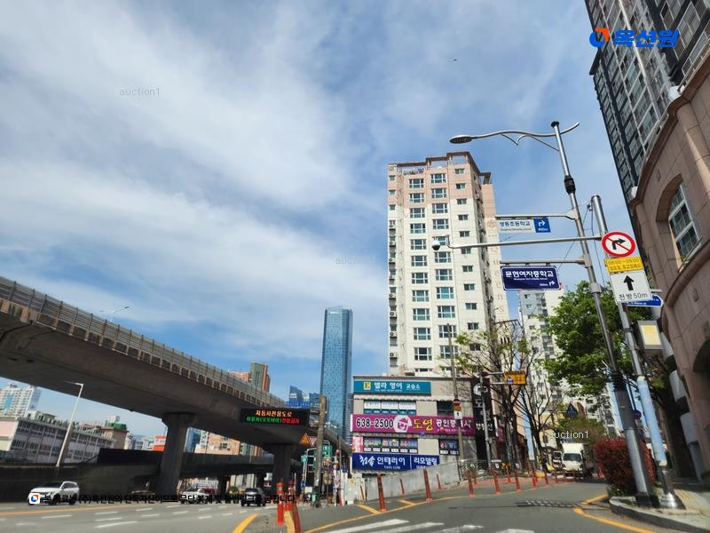 2025타경179 부산광역시 남구 전포대로40번길 9, 대성문문현3차퀸즈더블유 9층 1004호 아파트[공급11평형] 경매 이미지