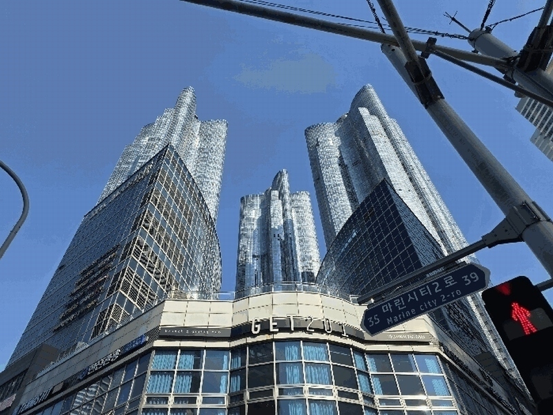 2025타경230 부산광역시 해운대구 마린시티2로 33, 해운대두산위브더제니스 104동 7층 718호 근린상가 경매 이미지