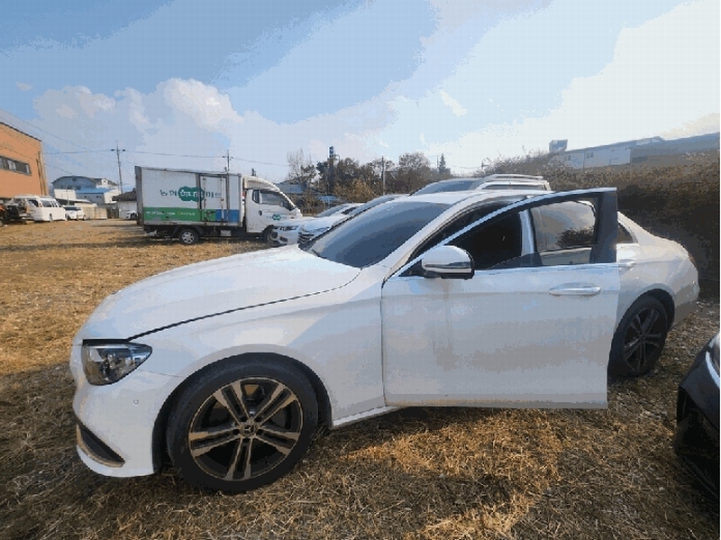 2025타경51864 충청북도 청주시 서원구 장성동 50-1, 신화보관소 Mercedes-Benz E350 4MATIC 경매 이미지