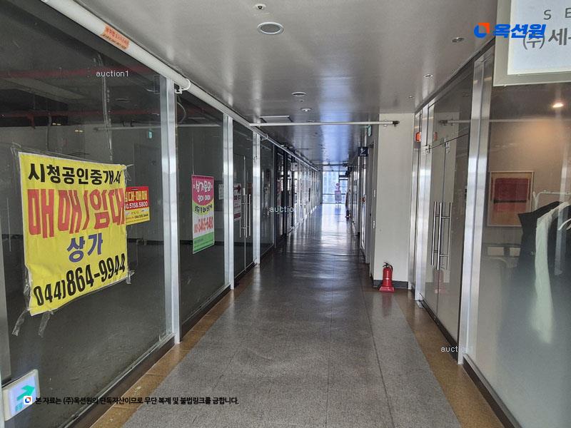 2025타경1696 세종특별자치시 나성로 33-6, 세종에이스타워 주건축물1동 3층 304호 근린상가 경매 이미지