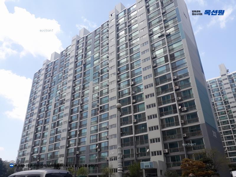 2024타경5775 충청남도 천안시 동남구 서부대로 226-11, 향촌현대아파트 306동 7층 701호 아파트[공급28평형] 경매 이미지