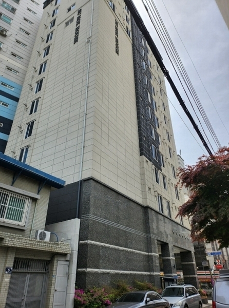 2024타경54470 부산광역시 중구 보수대로124번길 65, 수목하우스 에이동 12층 1207호 오피스텔 경매 이미지