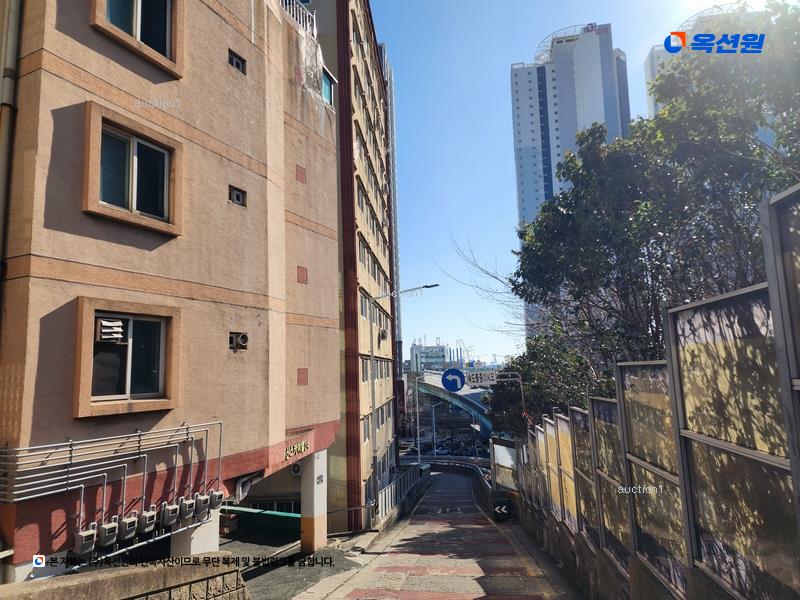 2024타경63535 부산광역시 동구 정공단로1번길 22, 대신스카이빌2차 3층 302호 다세대(빌라)[공급21평형] 경매 이미지