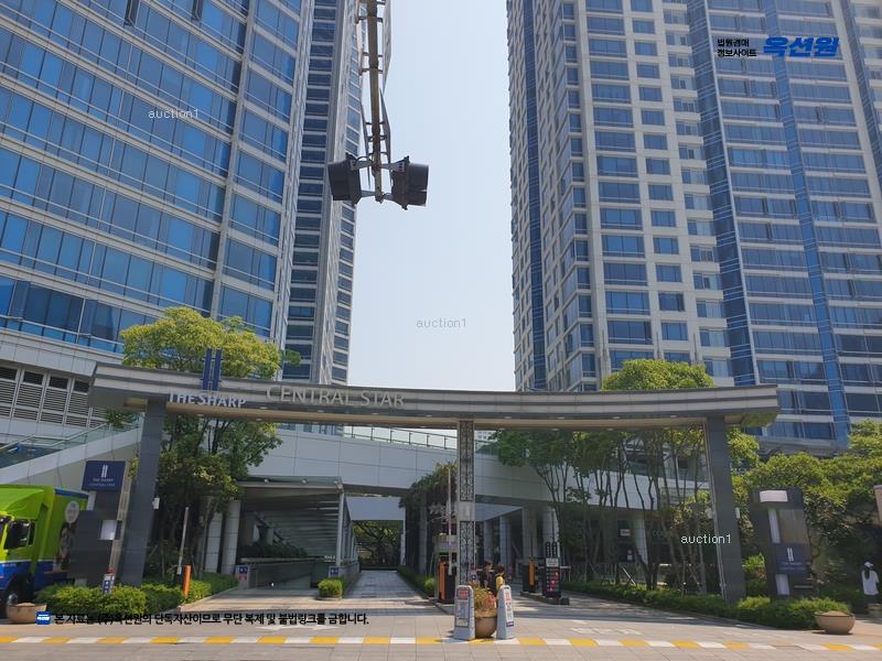 2024타경63740 부산광역시 부산진구 중앙대로666번길 50, 더샵센트럴스타 비동 14층 1402호 아파트[공급49평형] 경매 이미지