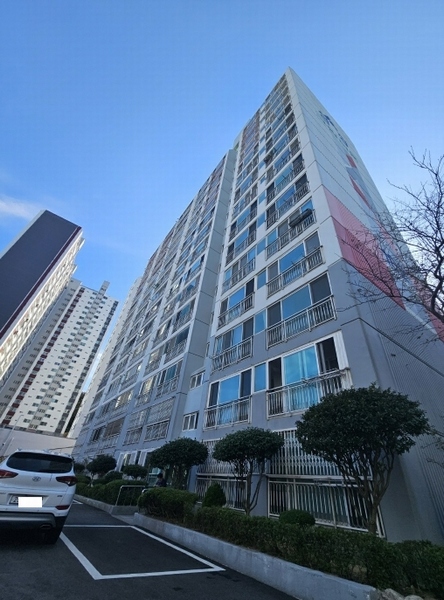2024타경64255 부산광역시 영도구 태종로700번길 19, 동삼동삼창그린타운 102동 8층 803호 아파트[공급25평형] 경매 이미지