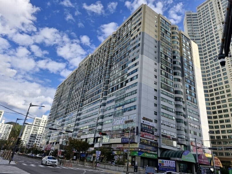 2024타경111874 부산광역시 해운대구 마린시티3로 1, 선프라자 8층 813호 오피스텔[계약44평형] 경매 이미지