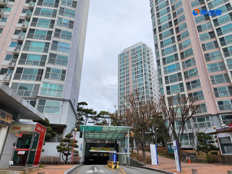 2024타경113955 부산광역시 해운대구 해운대로161번길 12, 센텀동부센트레빌 101동 17층 1704호 아파트[공급33평형] 경매 이미지