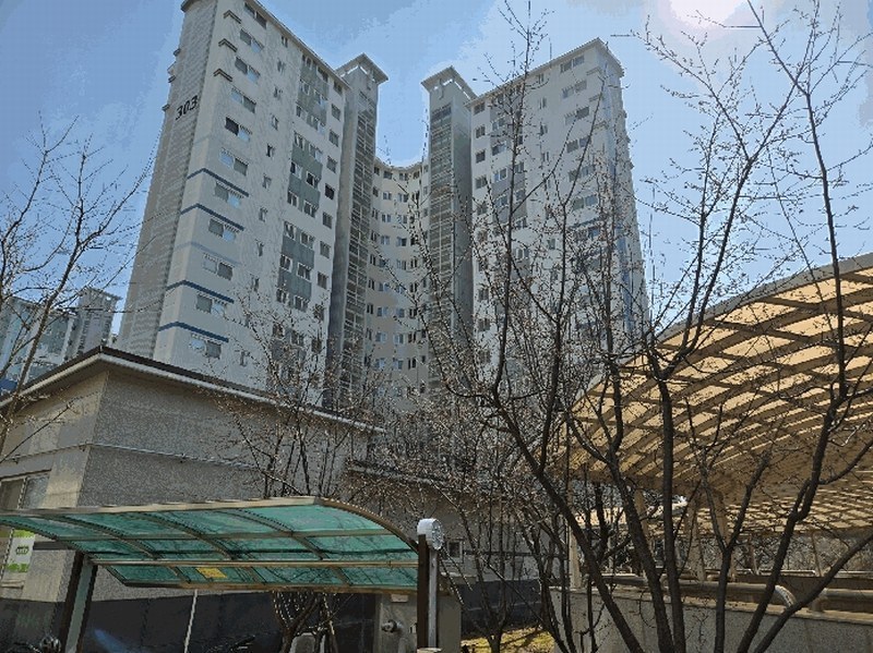 2025타경4863 부산광역시 기장군 정관읍 방곡3로 11부산광역시 기장군 정관읍 방○○○○, 서희스타힐스 303동 13층 1302호서희스타○○ 아파트[공급33평형] 경매 이미지