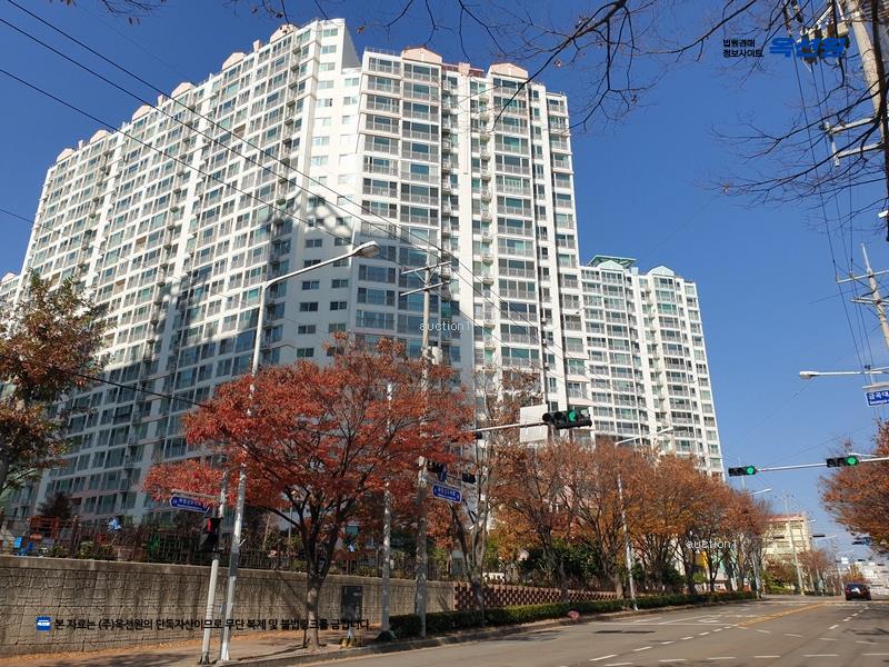 2025타경101822 부산광역시 북구 화명신도시로 39, 대림쌍용강변타운 702동 1층 102호 아파트[공급32평형] 경매 이미지