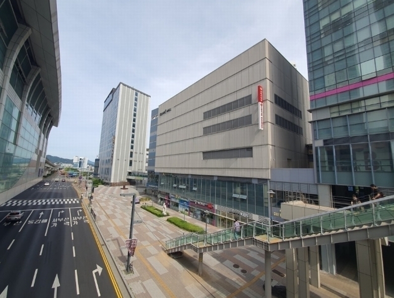 2024타경3066 경상남도 김해시 김해대로 2352, 아이스퀘어몰 2층 디211호 근린상가 경매 이미지