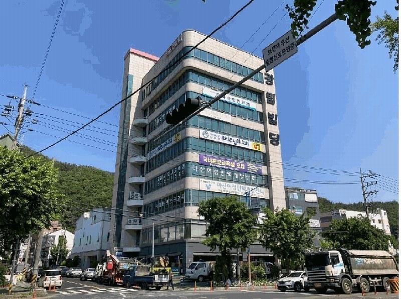 2025타경20568 경상남도 창원시 마산회원구 내서읍 광려천서로 57, 광림빌딩 8층 801호외1개호 근린상가 경매 이미지