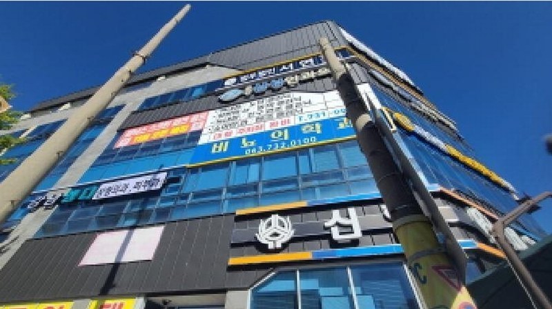 2025타경21236 전북특별자치도 군산시 조촌로 131, 구분건물 4층 402호 근린상가 경매 이미지