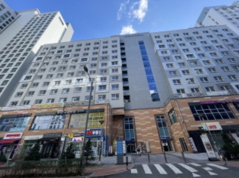 2024타경15546 인천광역시 서구 청라한내로100번길 8-28, 청라레이크봄 2층 230호 근린상가 경매 이미지