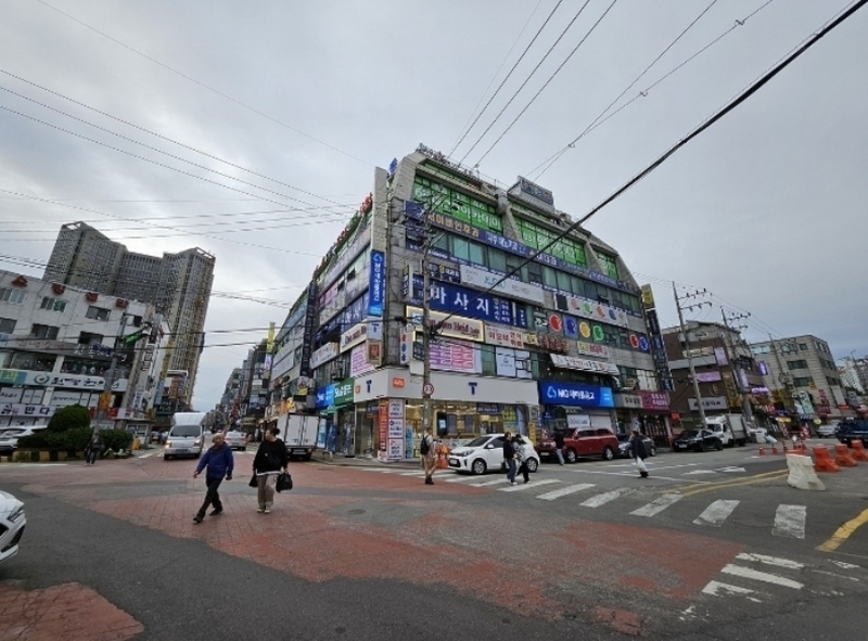 2024타경82694 경기도 고양시 덕양구 호국로790번길 17경기도 고양시 덕양구 호국로790○○○○, 영프라자 3층 301호외3개호영프라자○○ 근린상가 경매 이미지
