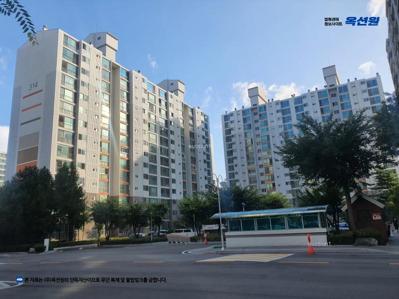 2025타경62611 경기도 고양시 일산동구 노루목로 80, 호수마을아파트 301동 5층 502호 아파트[공급55평형] 경매 이미지