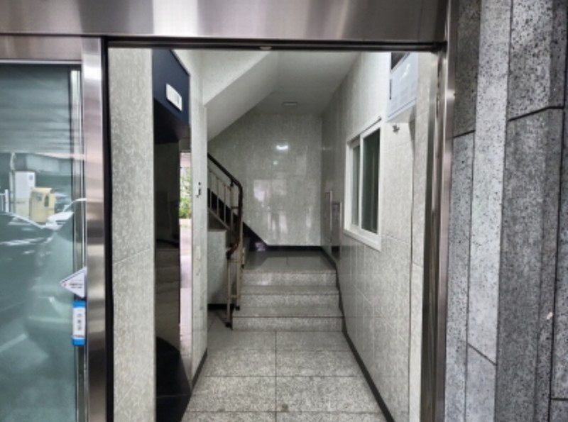 2024타경558623 인천광역시 서구 도요지로 239, 골든캐슬4차 4층 401호 다세대(빌라)[공급25평형] 경매 이미지