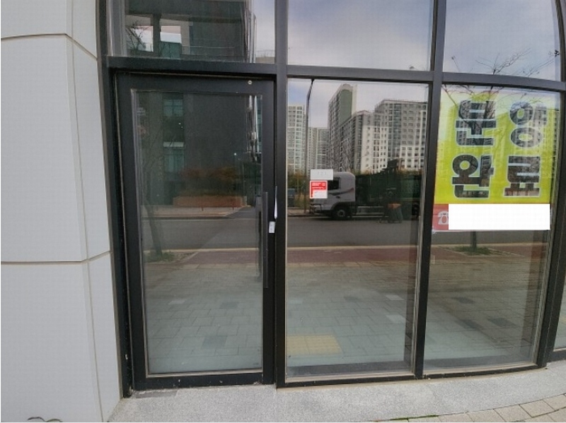 2024타경14734 인천광역시 중구 흰바위로232번길 67, 광장주차타워 1층 121호 근린상가 경매 이미지