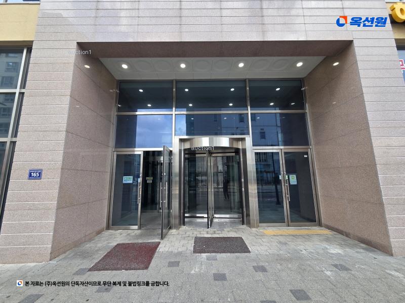 2024타경3560 경기도 김포시 김포한강10로133번길 165, 샹보르영무파라드김포한강 1동 8층 819호 아파트형공장 경매 이미지