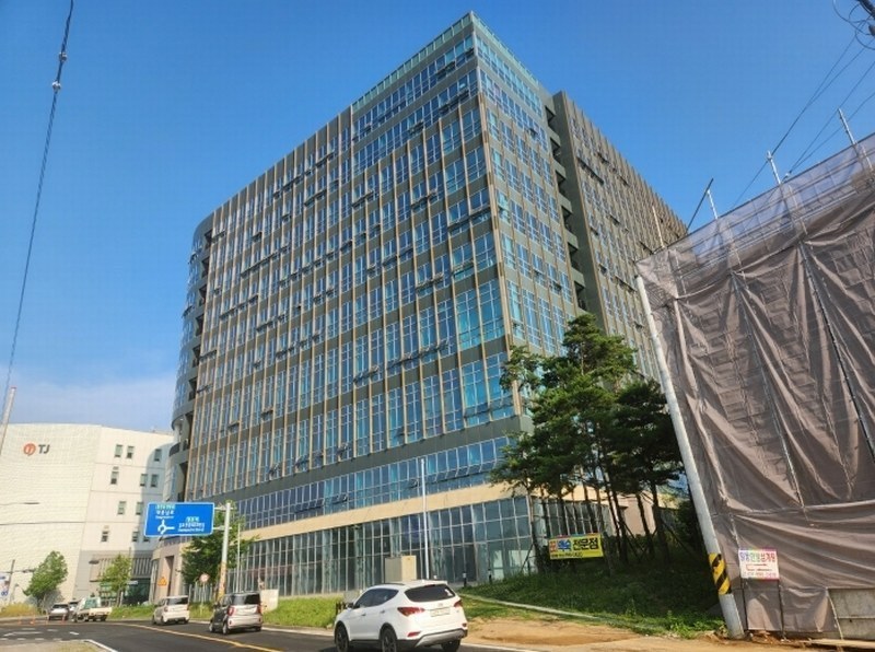 2024타경3560 경기도 김포시 김포한강10로133번길 165, 샹보르영무파라드김포한강 1동 8층 819호 아파트형공장 경매 이미지
