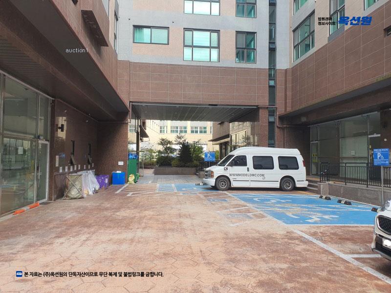 2025타경33630 경기도 김포시 김포한강1로 266, 에이치씨티 1층 105호 근린상가 경매 이미지