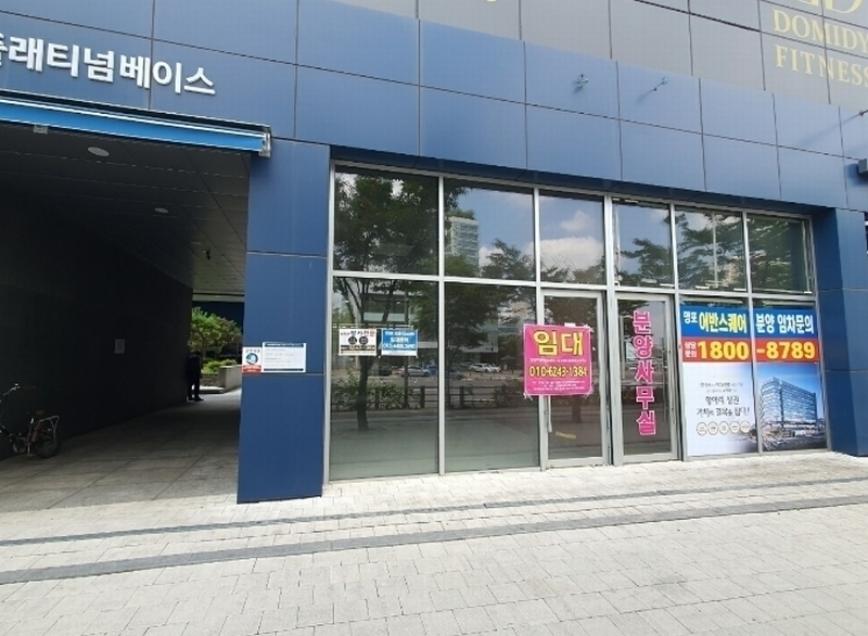 2024타경6754 경기도 수원시 영통구 덕영대로 1470, 망포역플래티넘베이스주건축물 제1동 1층 125호 근린상가 경매 이미지