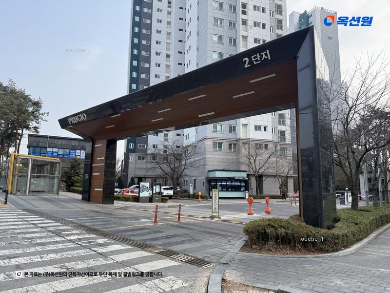 2024타경100977 경기도 수원시 권선구 입북로77번길 61, 서수원레이크푸르지오2단지 203동 17층 1701호 아파트[공급33평형] 경매 이미지
