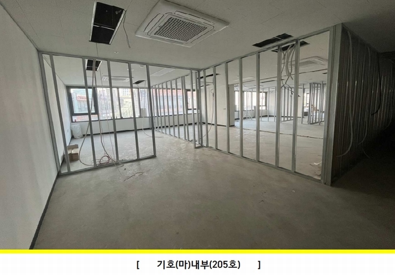 2024타경2745 경기도 화성시 동탄기흥로 447-20경기도 화성시 동탄기흥로○○○○, 유퍼스트 2층 205호유퍼스트○○ 근린상가 경매 이미지