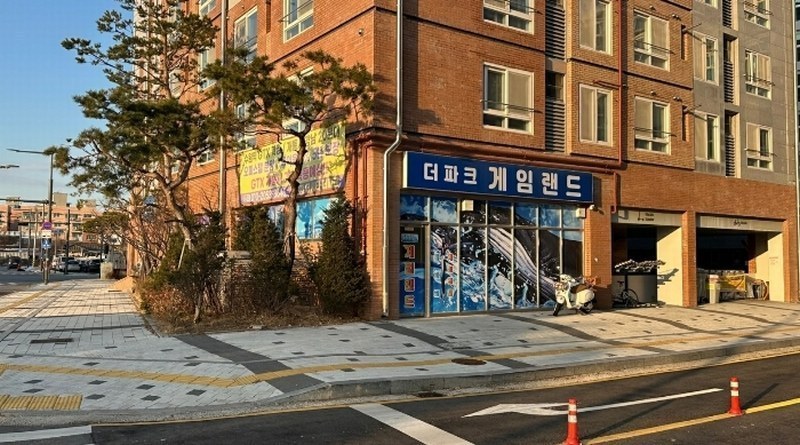 2024타경13363 경기도 수원시 권선구 권선로357번길 30, 수원역웰리지더파크 1층 111호 근린상가 경매 이미지