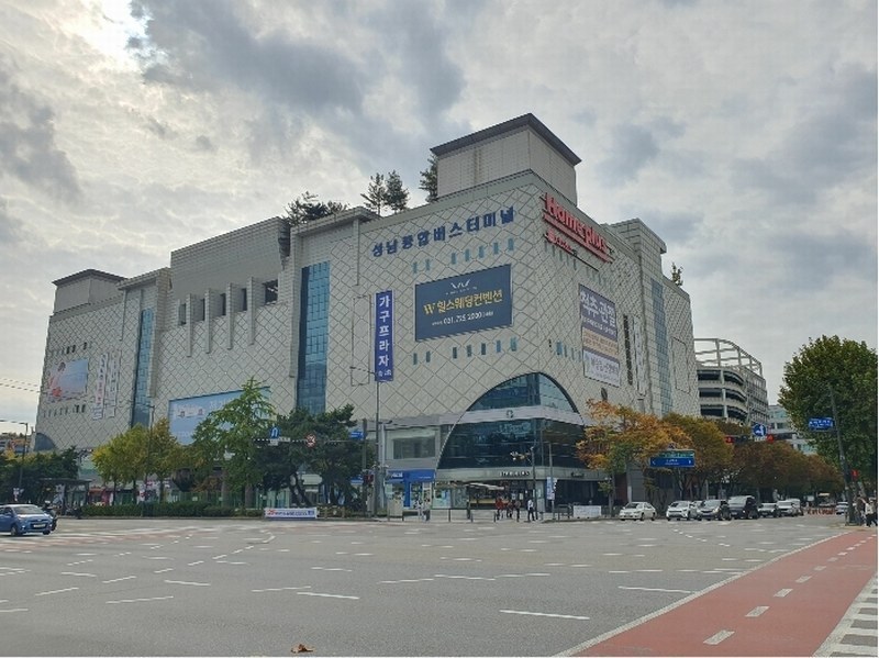 2024타경67486 경기도 성남시 분당구 성남대로925번길 16, 성남(분당)여객자동차터미널및복합건물 3층 104호 근린상가 경매 이미지