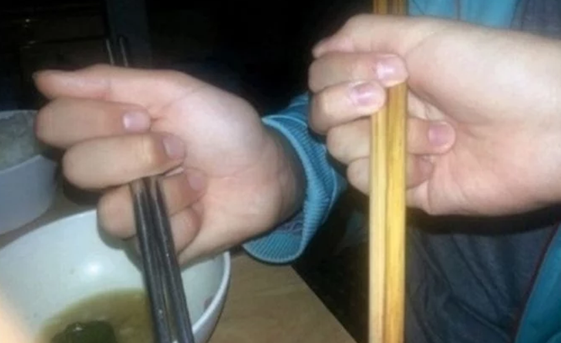 상견례 자리 앞두고 젓가락질 고치는 사람들