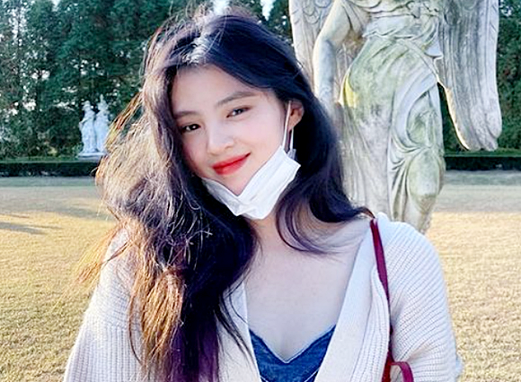 '안면 부상'.. 한소희 근황 '셀카' 공개