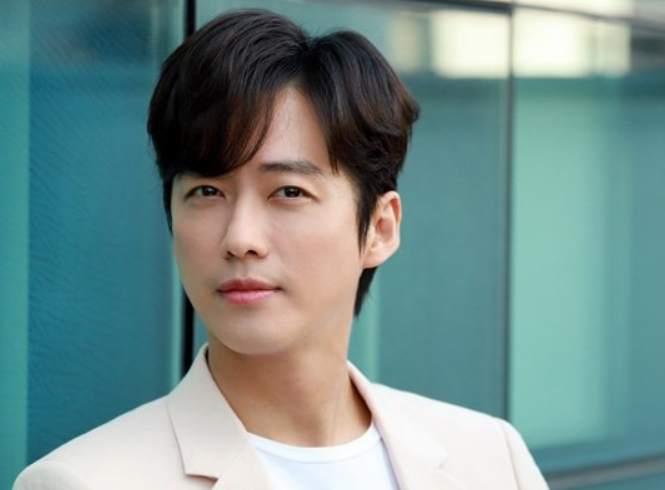 남궁민, 하와이 휴가 언급에 "연기 외 사생활 알려지는 것 부담스럽다"