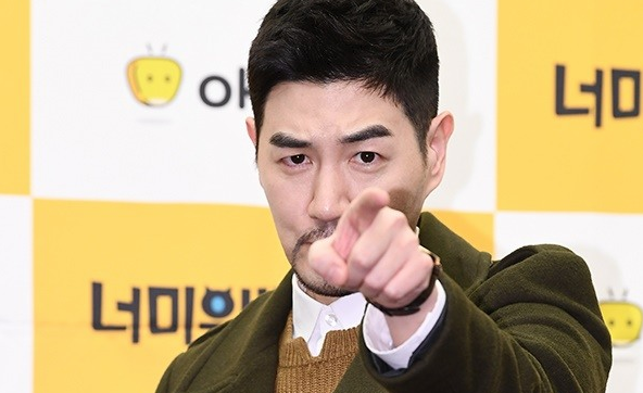 "500만원 명품백 선물? 상식대로 살자" 한상진, YG 논란에 일침