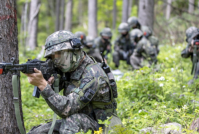 잘못된 걸 절대 참지 못하는 '상남자'가 군대생활 아주 제대로 한 썰
