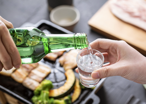 '찰떡궁합' 삼겹살 + 소주,  탈모 부른다